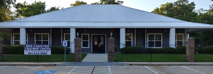 Chiropractic Dickinson TX Front Of Office